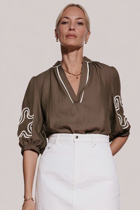 APPLIQUÉ FLOWER TOP