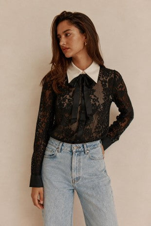 LADY LACE TOP
