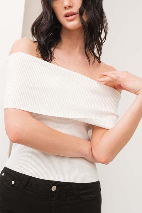 YOKO OFF SHOULDER TOP