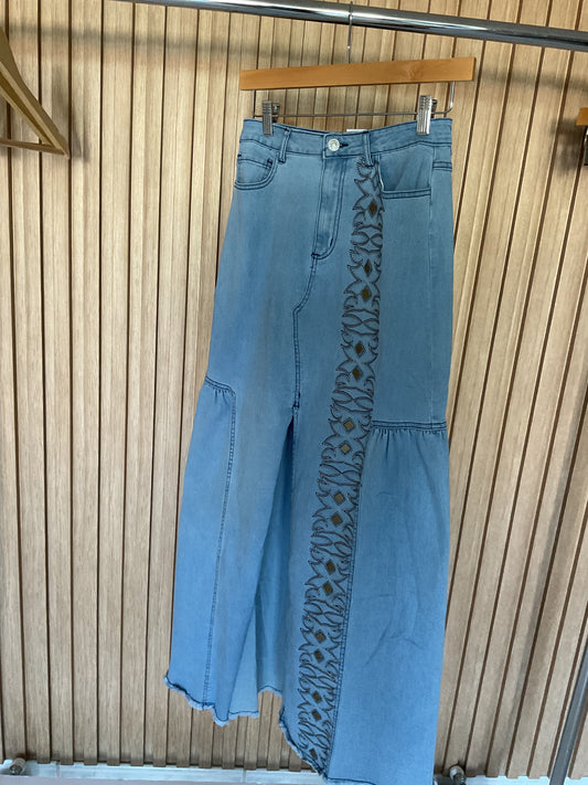 EMBROIDER SKIRT