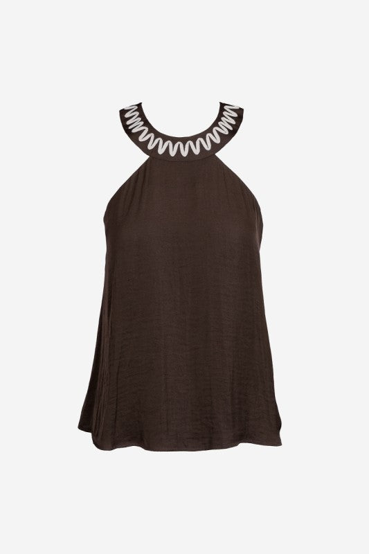 HIGH CUT NECK APPLIQUÉ TOP