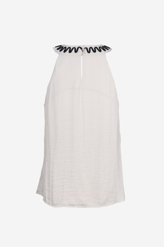 HIGH CUT NECK APPLIQUÉ TOP