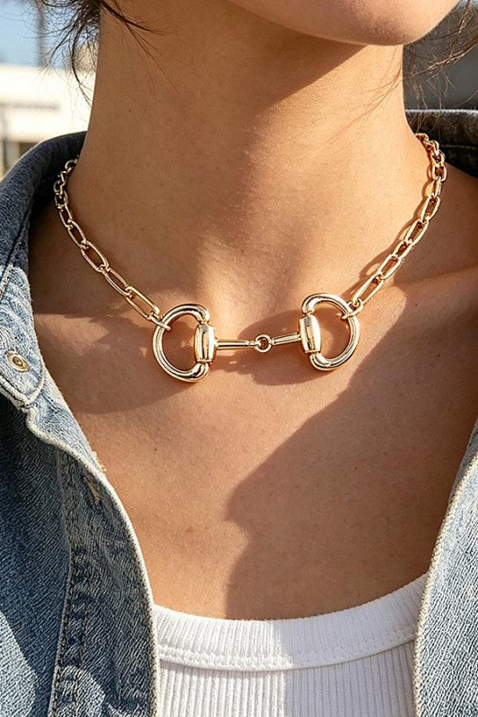 HORSESHOE CHOCKER NECKLACES
