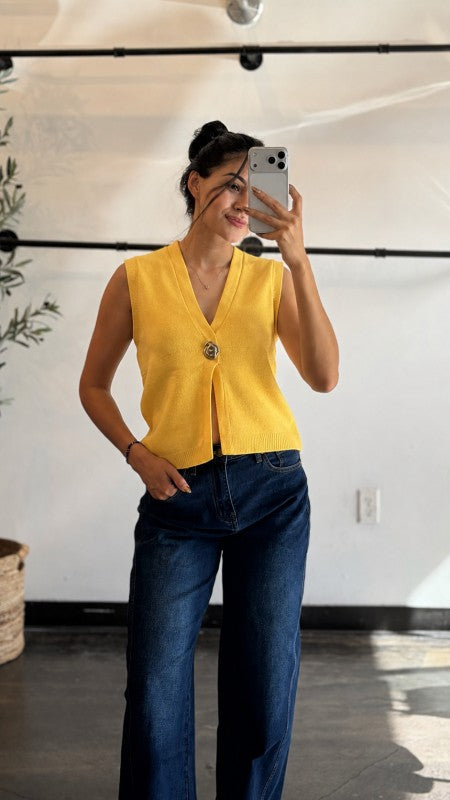 ONE BUTTON VEST TOP