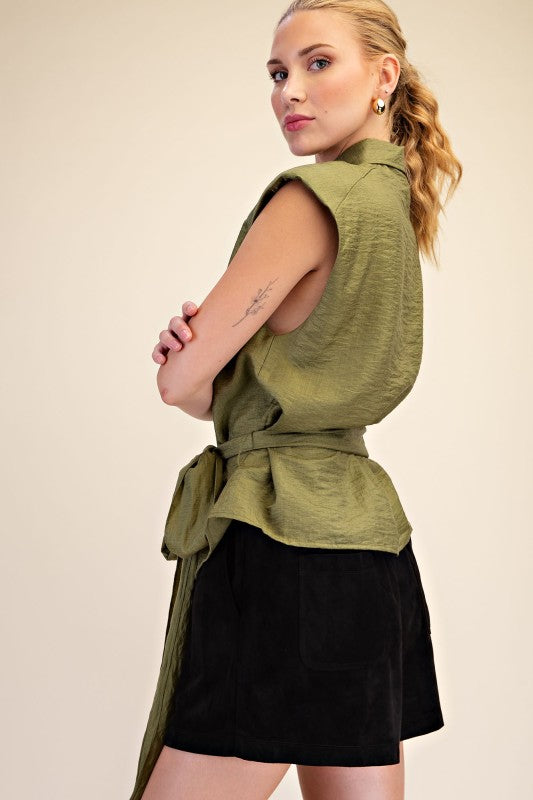 TINA BELTED COLLAR TOP